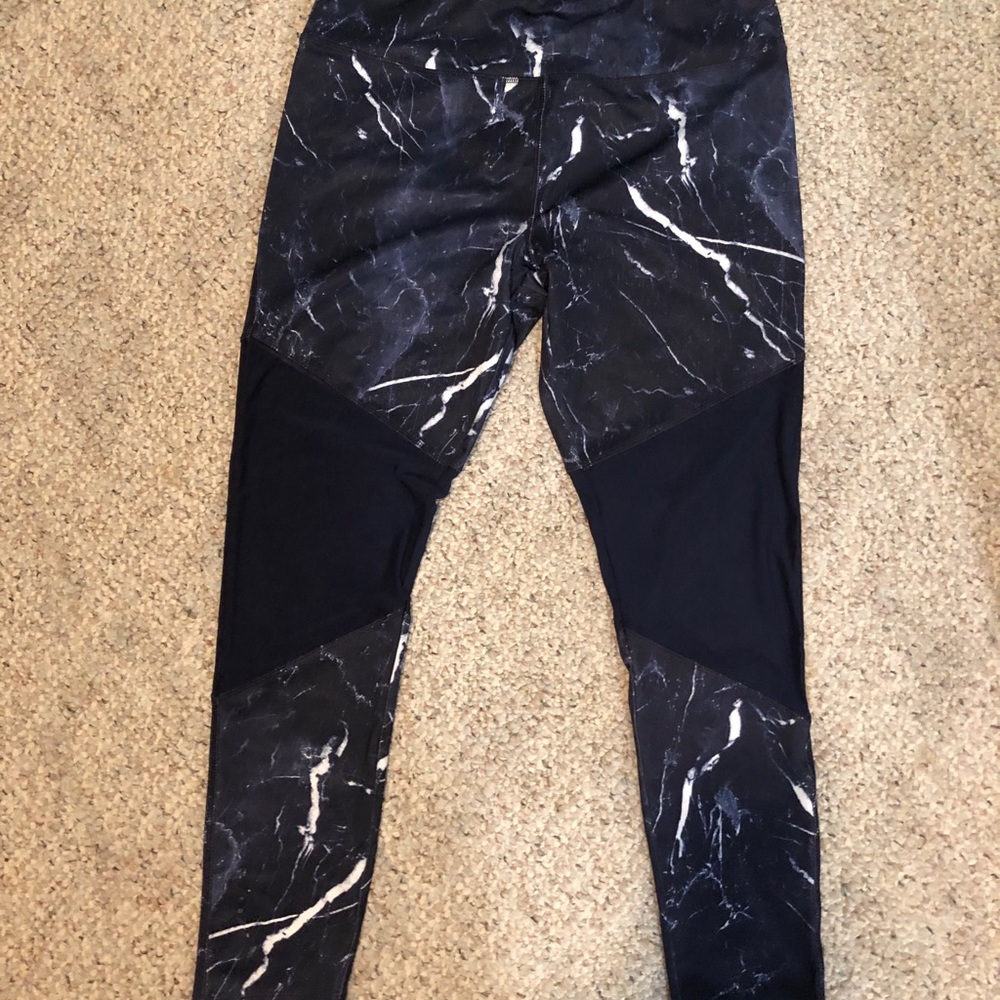 XL Yoga Athletica leggings